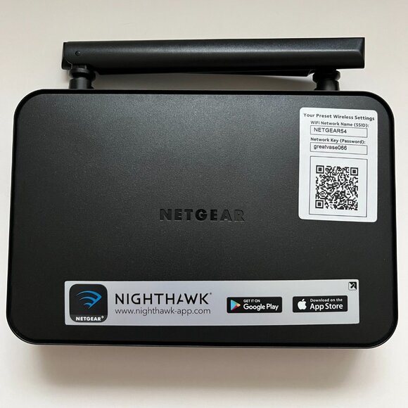 NETGEAR AC750 Dual Band WiFi Router / R6020 4 Port 300 + 400 Mbps - Picture 2 of 11